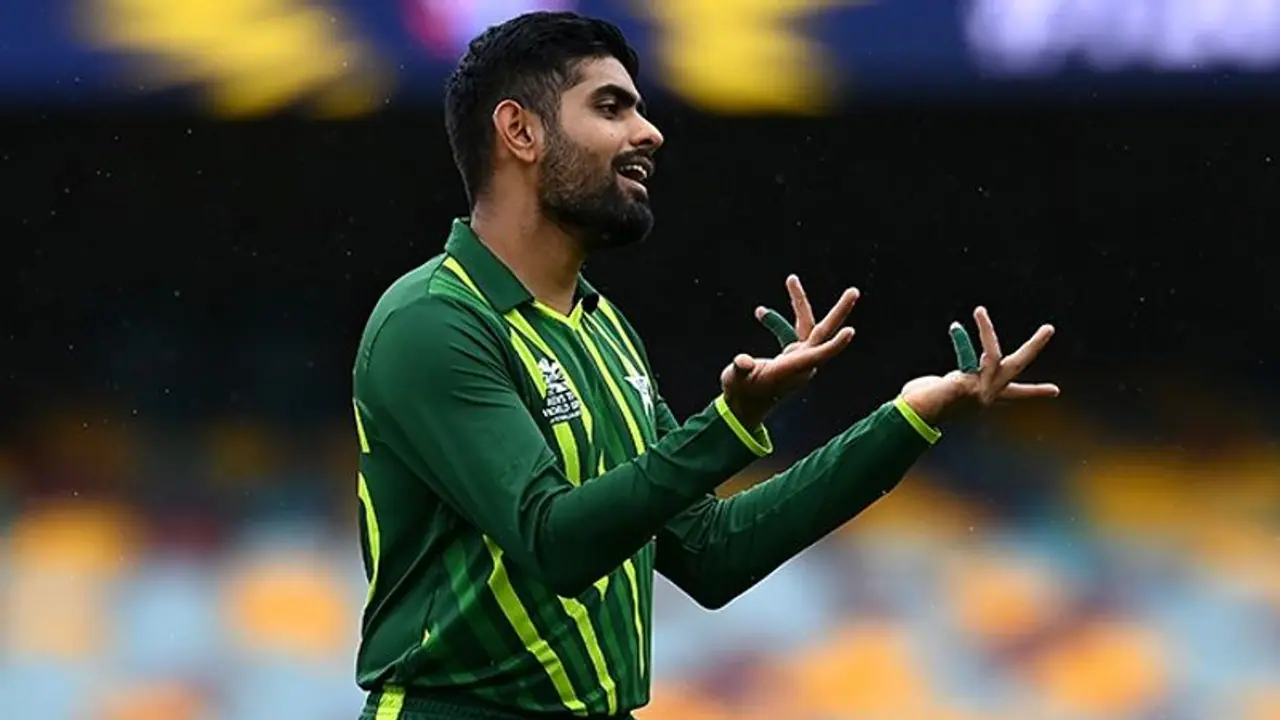 എടുത്തതെല്ലാം മണ്ടന്‍ തീരുമാനങ്ങള്‍! പാക് നായകന്‍ ബാബര്‍ അസമിനെ നിലത്ത് നിര്‍ത്താതെ മുന്‍ താരം