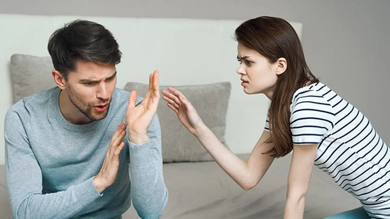 ब्लैक डायरी: 5 साल से लिव इन रिलेशनशिप में हैं, प्यार के बावजूद ब्वॉयफ्रेंड शादी से भाग रहा दूर ब्लैक डायरी: 5 साल से लिव इन रिलेशनशिप में हैं, प्यार के बावजूद ब्वॉयफ्रेंड शादी से भाग रहा दूर