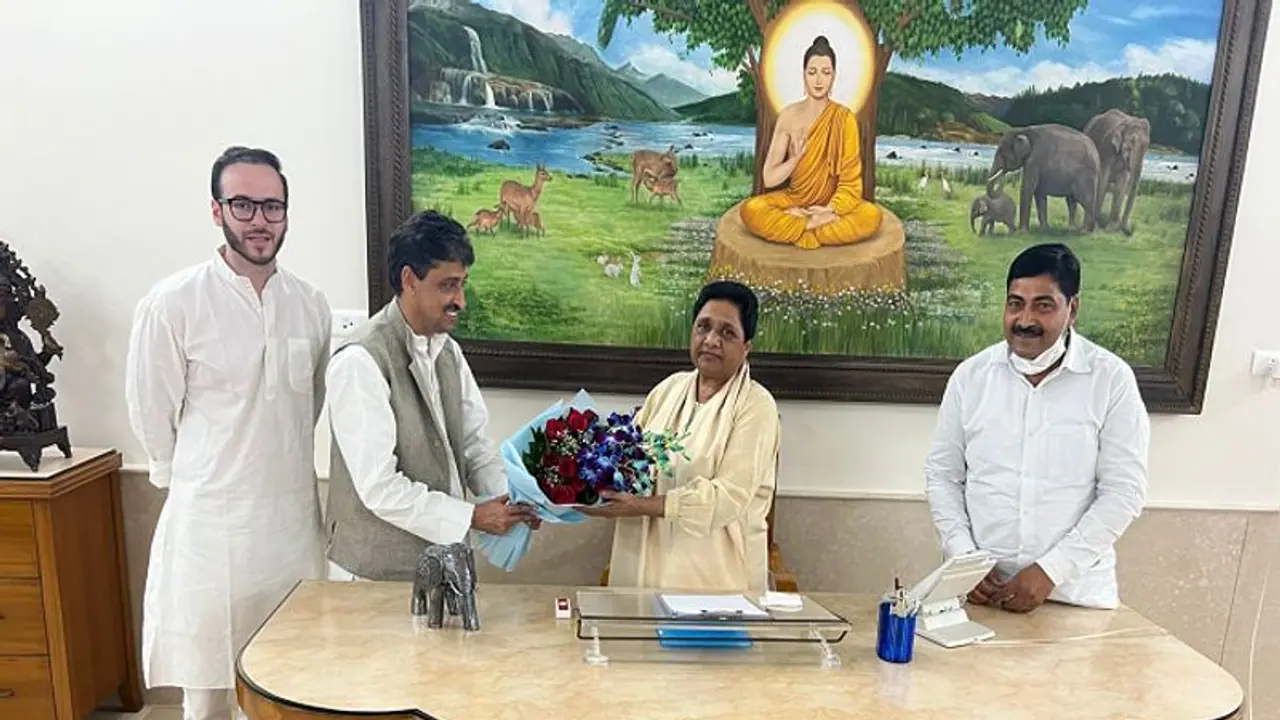 निकाय चुनाव से पहले SP छोड़कर BSP में शामिल हुए इमरान मसूद, पश्चिमी यूपी में पार्टी को मिल सकती है बड़ी मजबूती निकाय चुनाव से पहले SP छोड़कर BSP में शामिल हुए इमरान मसूद, पश्चिमी यूपी में पार्टी को मिल सकती है बड़ी मजबूती