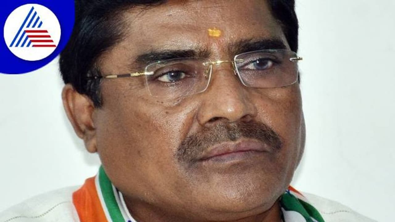 ಕಲ್ಯಾಣ ನಾಡಿನ ಬಗ್ಗೆ ಬಿಜೆಪಿ ಜಾಣ ಕುರುಡು: ಜಗದೇವ ಗುತ್ತೇದಾರ್ ವಾಗ್ದಾಳಿ ಕಲ್ಯಾಣ ನಾಡಿನ ಬಗ್ಗೆ ಬಿಜೆಪಿ ಜಾಣ ಕುರುಡು: ಜಗದೇವ ಗುತ್ತೇದಾರ್ ವಾಗ್ದಾಳಿ