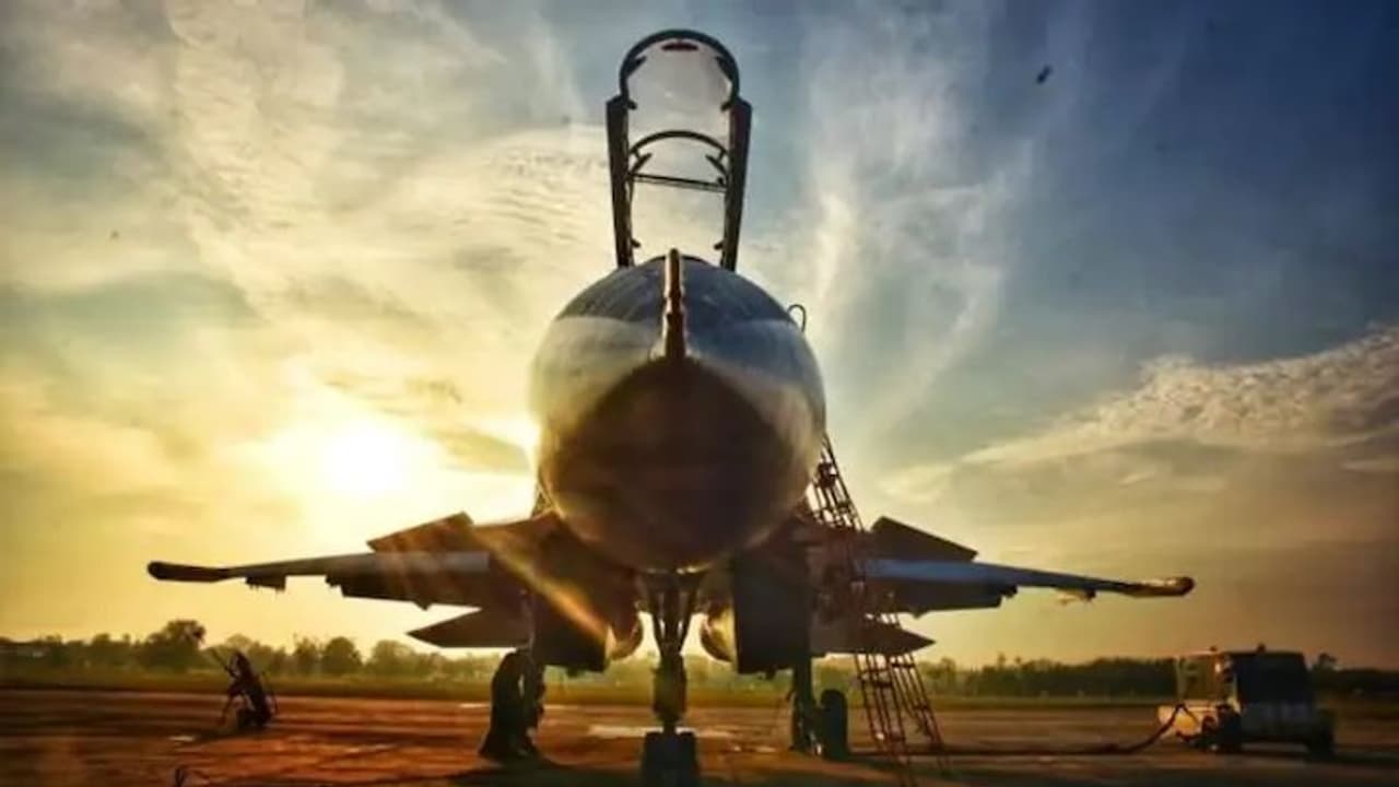 पश्चिमी मोर्चे को मजबूत करेगा भारत पाकिस्तान सीमा से 130 km दूर बन रहा दीसा एयरबेस, PM ने रखी आधारशिला पश्चिमी मोर्चे को मजबूत करेगा भारत पाकिस्तान सीमा से 130 km दूर बन रहा दीसा एयरबेस, PM ने रखी आधारशिला