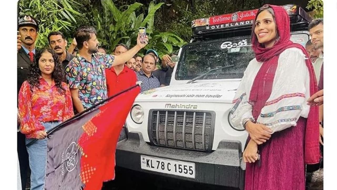 केरल की फुटबॉल क्रेजी महिला की दिवानगी, गाड़ी चलाकर फुटबॉल वर्ल्डकप देखने पहुंच रहीं कतर केरल की फुटबॉल क्रेजी महिला की दिवानगी, गाड़ी चलाकर फुटबॉल वर्ल्डकप देखने पहुंच रहीं कतर