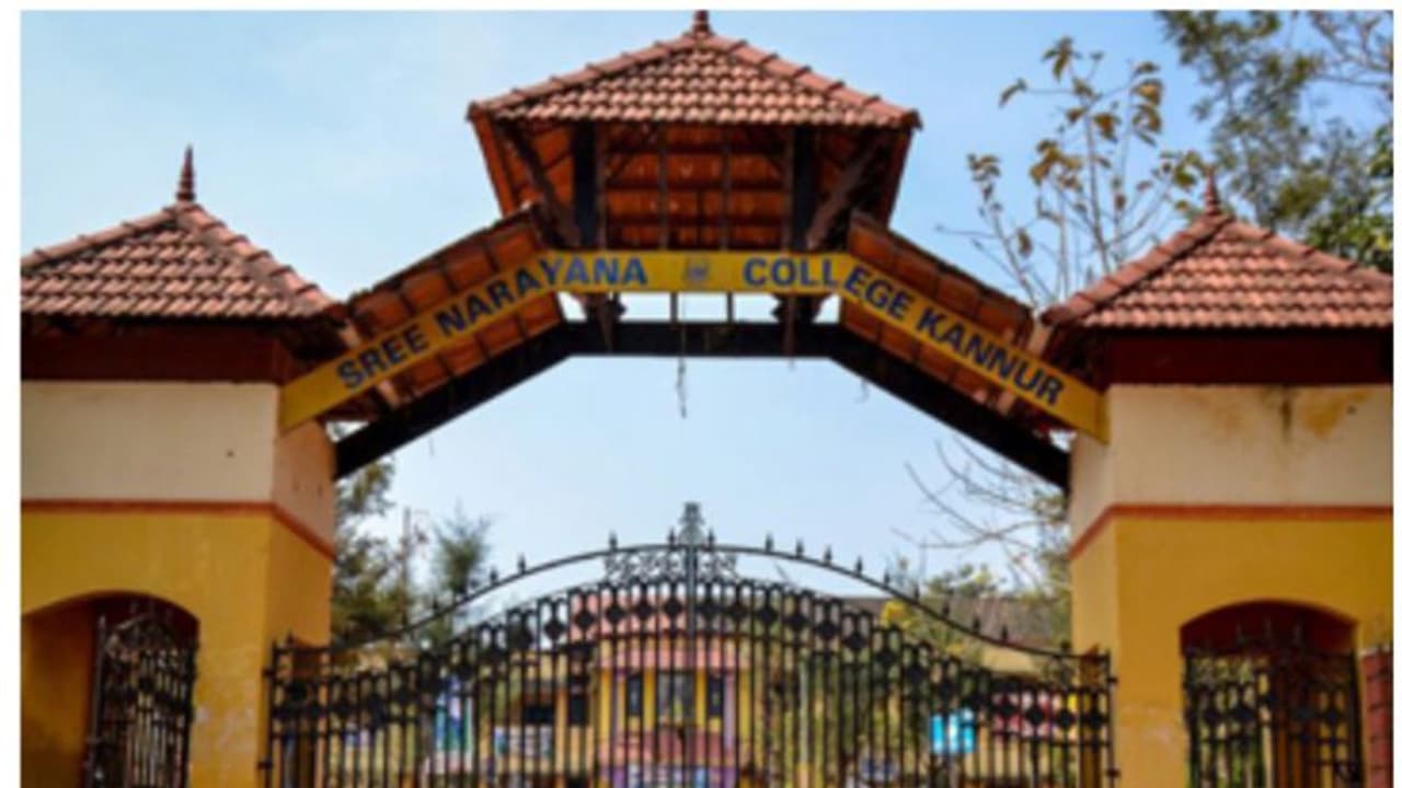 എസ്എഫ്ഐ സ്ഥാനാർത്ഥിയുടെ പത്രിക തള്ളി; കണ്ണൂർ എസ് എൻ കോളേജിൽ സംഘർഷം എസ്എഫ്ഐ സ്ഥാനാർത്ഥിയുടെ പത്രിക തള്ളി; കണ്ണൂർ എസ് എൻ കോളേജിൽ സംഘർഷം