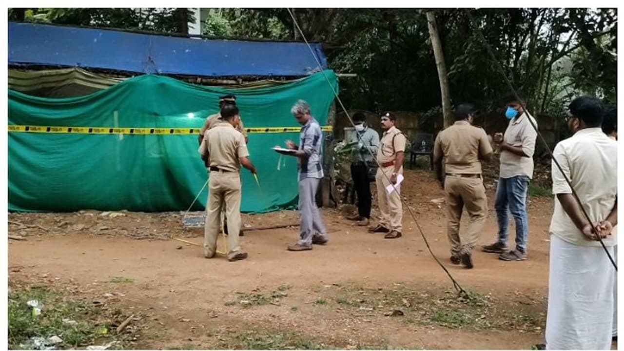 കുടിവെള്ളത്തെ ചൊല്ലി വാക്കുതര്ക്കം, തട്ടുകട ഉടമ യുവാവിനെ കുത്തി കുടിവെള്ളത്തെ ചൊല്ലി വാക്കുതര്ക്കം, തട്ടുകട ഉടമ യുവാവിനെ കുത്തി