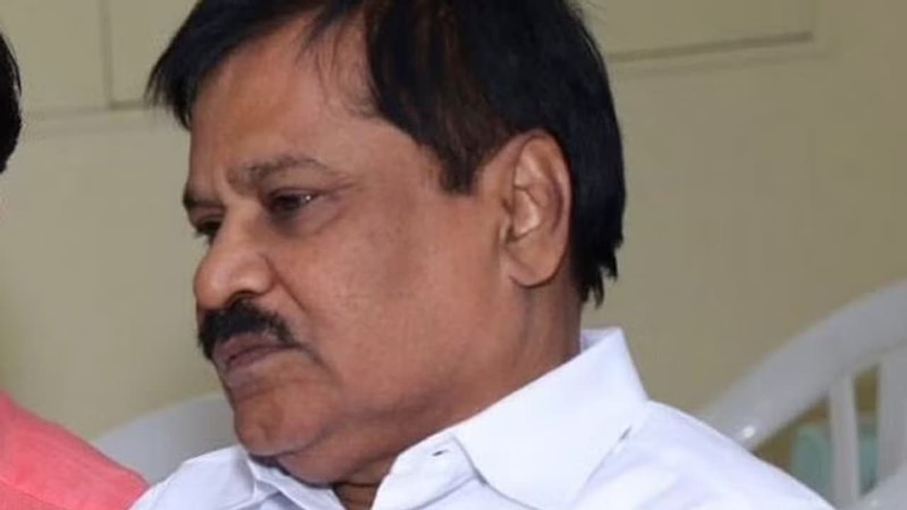 திமுக செய்தி தொடர்பு செயலாளர் கே.எஸ். ராதாகிருஷ்ணன் நீக்கம்.. என்ன காரணம் தெரியுமா? வெளியான தகவல்..! திமுக செய்தி தொடர்பு செயலாளர் கே.எஸ். ராதாகிருஷ்ணன் நீக்கம்.. என்ன காரணம் தெரியுமா? வெளியான தகவல்..!