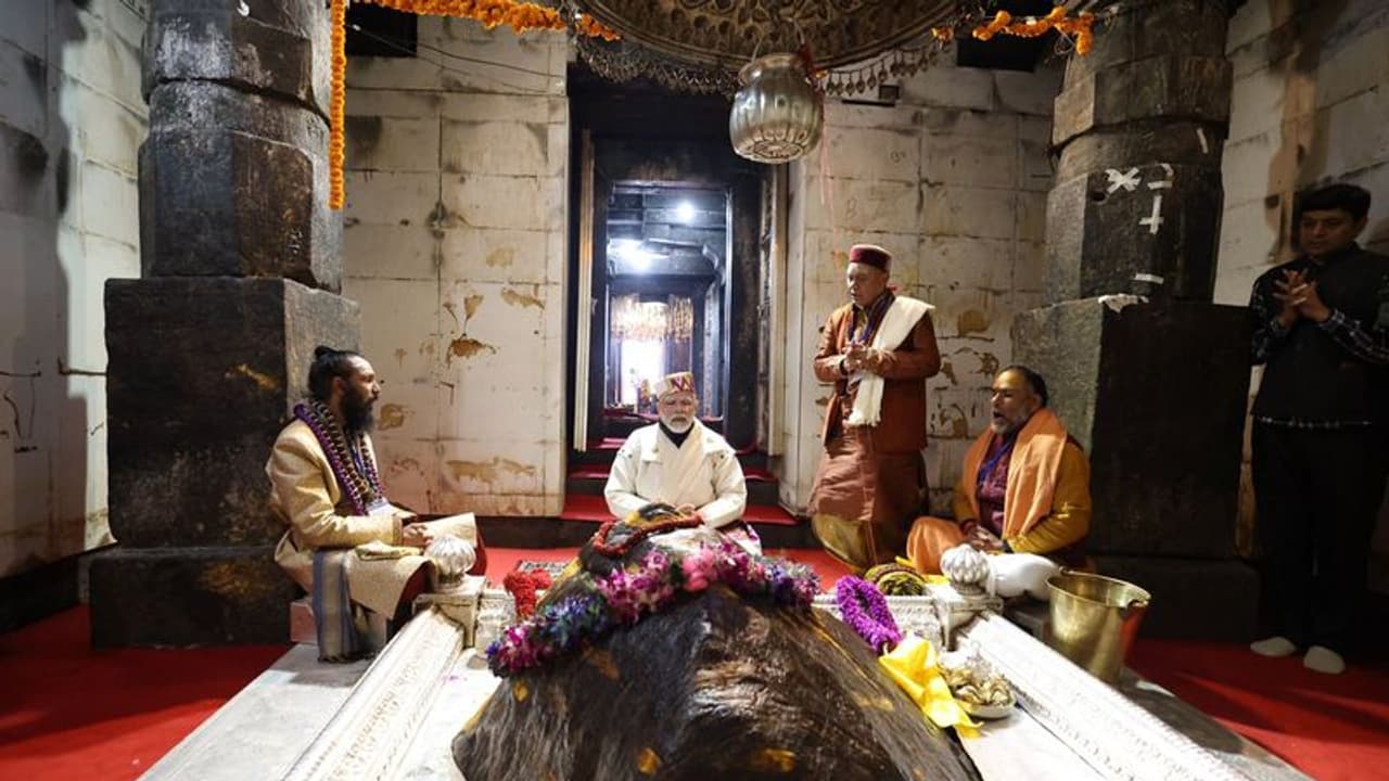 प्रधानमंत्री नरेंद्र मोदी ने किए केदारनाथ और बद्रीनाथ के दर्शन, जानें इन मंदिरों का इतिहास और रोचक बातें