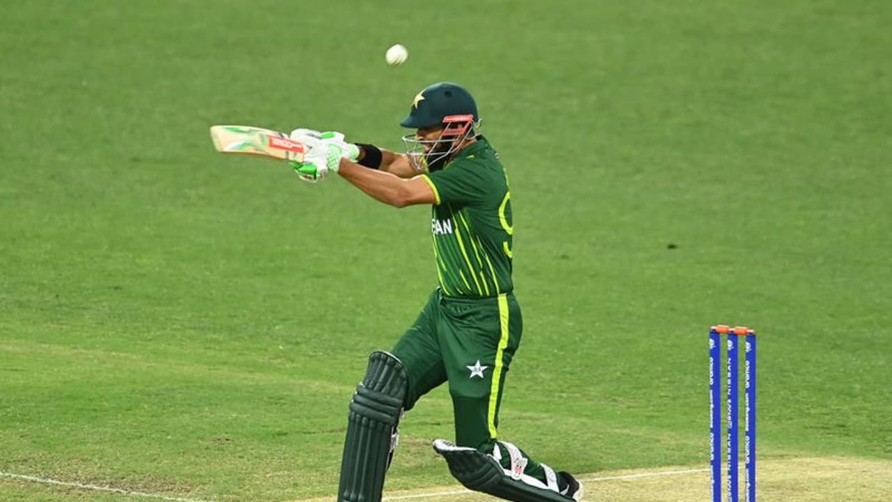 ടി20 ലോകകപ്പ്: സൂപ്പര് താരത്തിന് പരിക്ക്; ഇന്ത്യ പാക് സൂപ്പര് പോരാട്ടത്തിന് മുമ്പ് പാക്കിസ്ഥാന് തിരിച്ചടി ടി20 ലോകകപ്പ്: സൂപ്പര് താരത്തിന് പരിക്ക്; ഇന്ത്യ പാക് സൂപ്പര് പോരാട്ടത്തിന് മുമ്പ് പാക്കിസ്ഥാന് തിരിച്ചടി