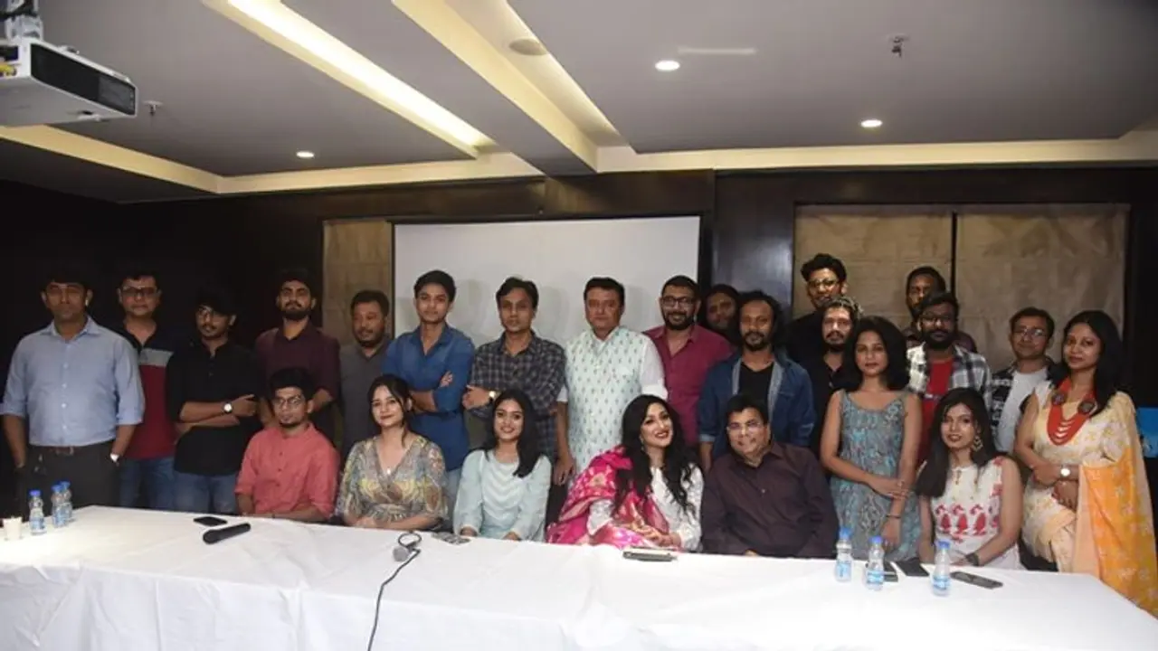 উৎসবের রেশ হয় নাই শেষ! ধর্ষিতাদের বাঁচাতে ফিরছেন ‘মহিষাসুরমর্দিনী’... 