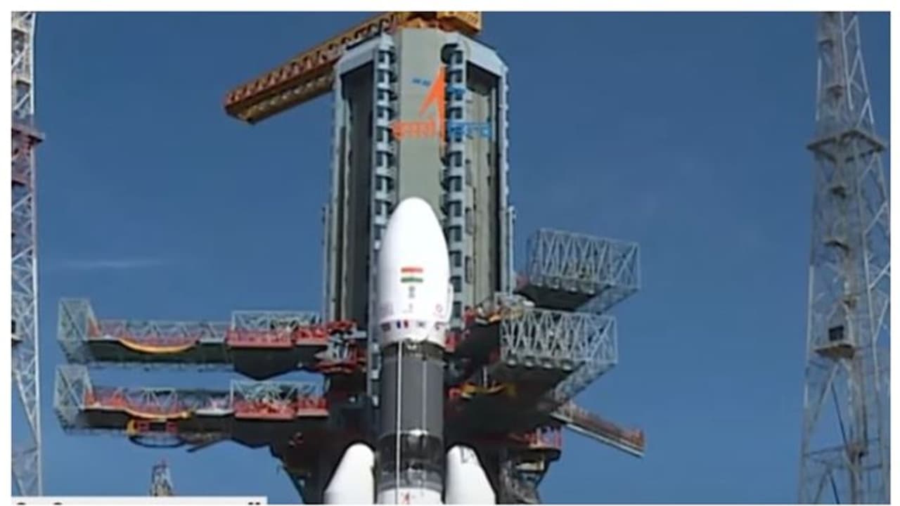 ജിഎസ്എല്‍വി മാര്‍ക് 3, വിക്ഷേപണം ഇന്ന് രാത്രി, 38 ഉപഗ്രഹങ്ങളുമായി ഭ്രമണപഥത്തിലേക്ക് കുതിക്കും