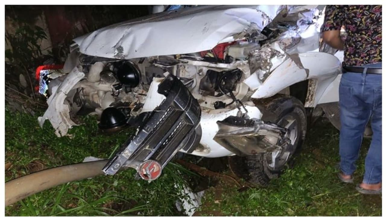 നിയന്ത്രണം തെറ്റി കാർ പോസ്റ്റിലിടിച്ചു, ഒറ്റപ്പാലത്ത് ഒന്‍പത് വയസ്സുകാരി മരിച്ചു