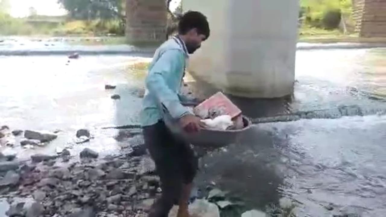 राजस्थान में बवालः बड़ी संख्या में दलितों ने बदला धर्म, CMअशोक गहलोत ने मांगी रिपोर्ट राजस्थान में बवालः बड़ी संख्या में दलितों ने बदला धर्म, CMअशोक गहलोत ने मांगी रिपोर्ट