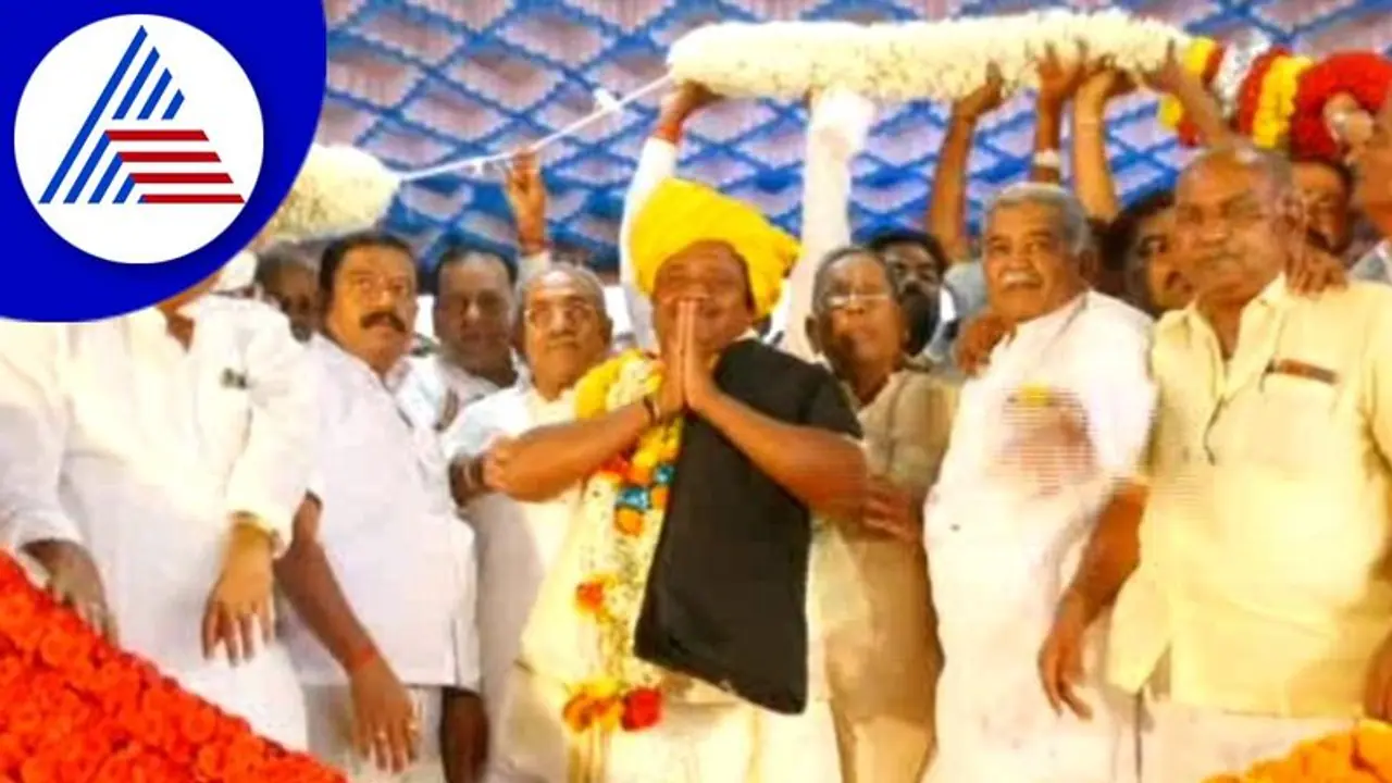 ಮತ್ತೊಮ್ಮೆ ಬಾದಾಮಿಯಿಂದಲೇ ಸಿದ್ದರಾಮಯ್ಯ ಸ್ಪರ್ಧೆ: ಸಿದ್ದು ಆಪ್ತ ಹೊಳಬಸು ಶೆಟ್ಟರ ಮತ್ತೊಮ್ಮೆ ಬಾದಾಮಿಯಿಂದಲೇ ಸಿದ್ದರಾಮಯ್ಯ ಸ್ಪರ್ಧೆ: ಸಿದ್ದು ಆಪ್ತ ಹೊಳಬಸು ಶೆಟ್ಟರ