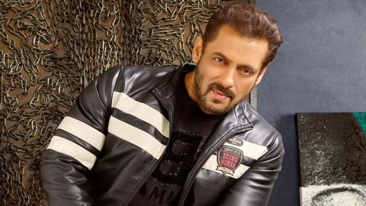 ডেঙ্গিতে কাবু সলমন, বদলে ‘বিগ বস’ এর দায়িত্বে করণ জোহর?