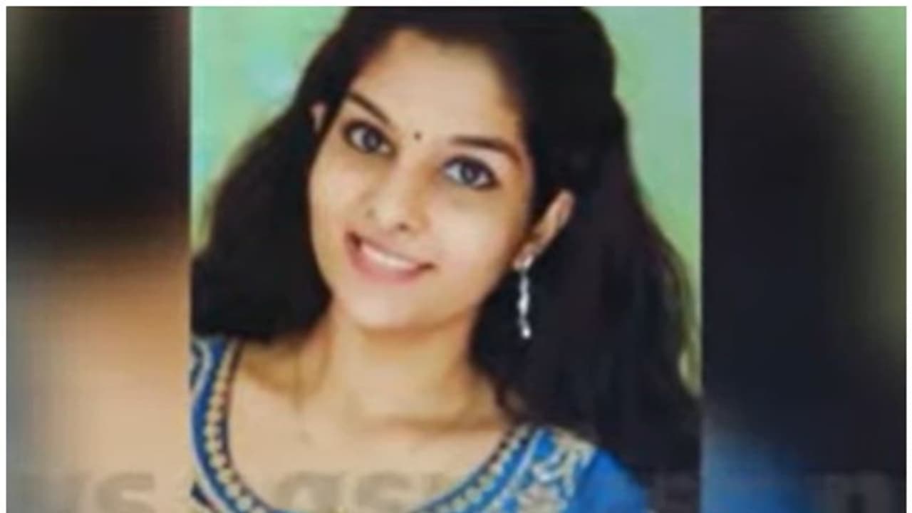 വിഷ്ണുപ്രിയയും പ്രണയപ്പകയുടെ ഇര? കണ്ണൂരിൽ 23 കാരിയെ കഴുത്തറുത്ത് കൊലപ്പെടുത്തിയ യുവാവിനായി തിരച്ചിൽ