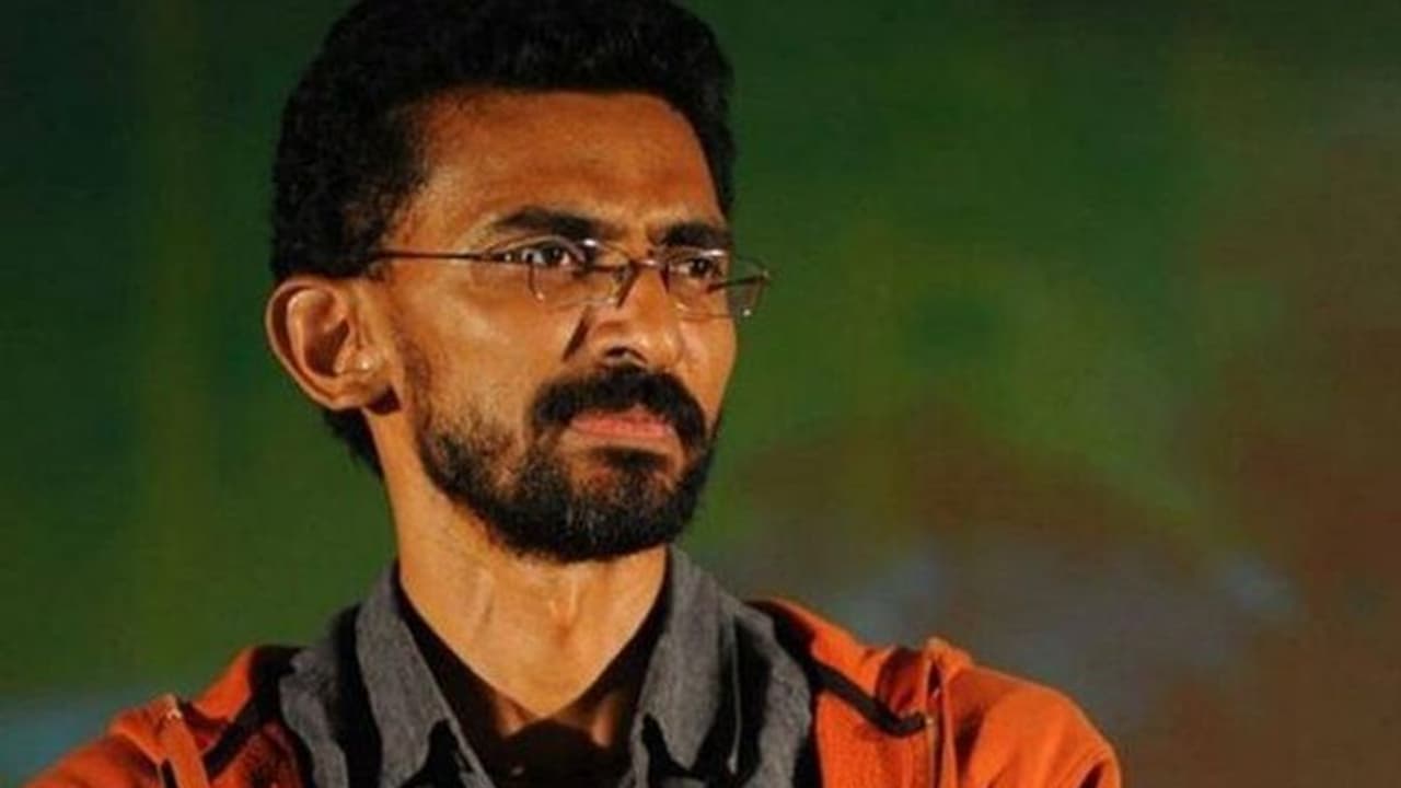 డీఏవీ పబ్లిక్ స్కూల్ ఘటనపై శేఖర్ కమ్ముల ఎమోషనల్ కామెంట్స్.. నిస్సహాయతతో ఉన్నా.. డీఏవీ పబ్లిక్ స్కూల్ ఘటనపై శేఖర్ కమ్ముల ఎమోషనల్ కామెంట్స్.. నిస్సహాయతతో ఉన్నా..