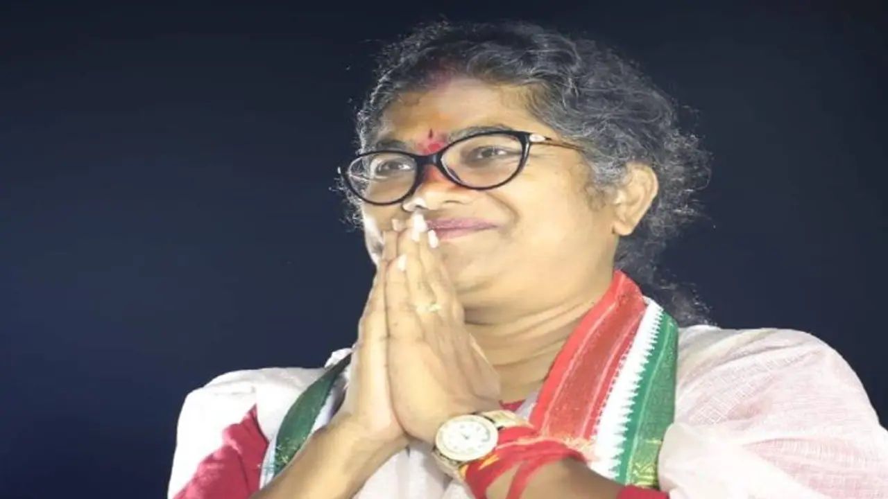 మునుగోడులో కాంగ్రెస్ పార్టీకి షాక్.. పార్టీకి పాల్వాయి స్రవంతి రాజీనామా.. ఏ పార్టీలో చేరనున్నారంటే.. మునుగోడులో కాంగ్రెస్ పార్టీకి షాక్.. పార్టీకి పాల్వాయి స్రవంతి రాజీనామా.. ఏ పార్టీలో చేరనున్నారంటే..