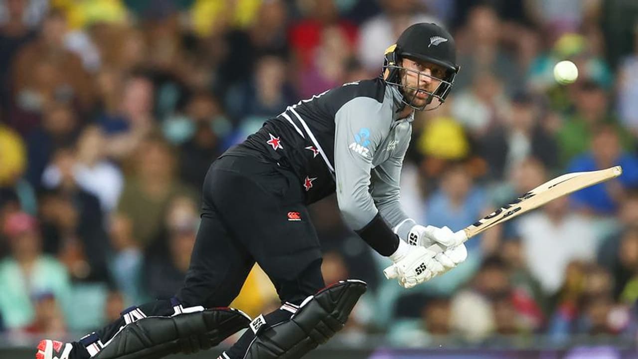 వాళ్లూ కొడుతున్నారు.. భారీ లక్ష్య ఛేదనలో ధీటుగా ఆడుతున్న కివీస్.. బ్రేక్ ఇచ్చిన శార్దూల్ 