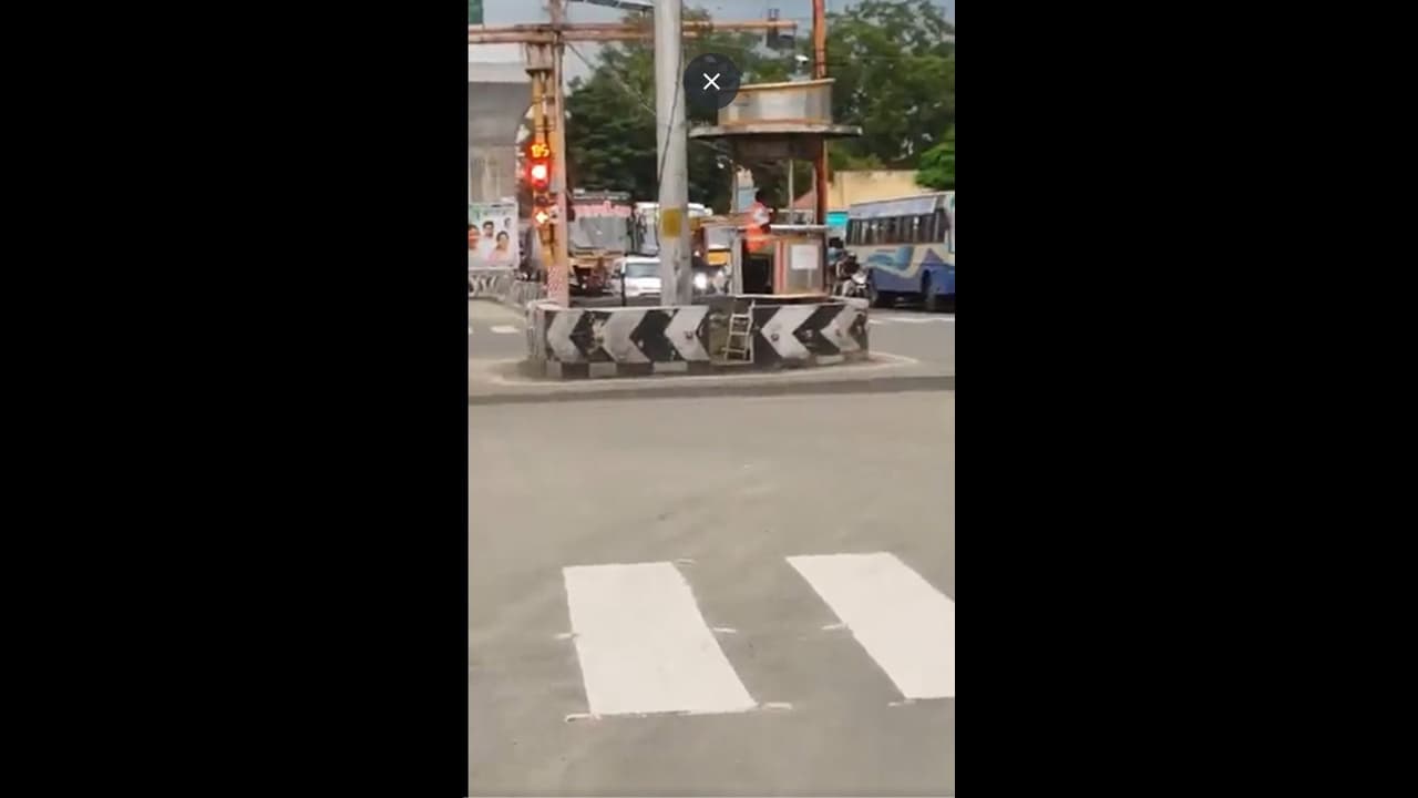 ”டேய் பொடியா ஹெல்மெட் போடு” கொங்கு தமிழில் கோவை போலீசின் வைரல் வீடியோ.. ”டேய் பொடியா ஹெல்மெட் போடு” கொங்கு தமிழில் கோவை போலீசின் வைரல் வீடியோ..