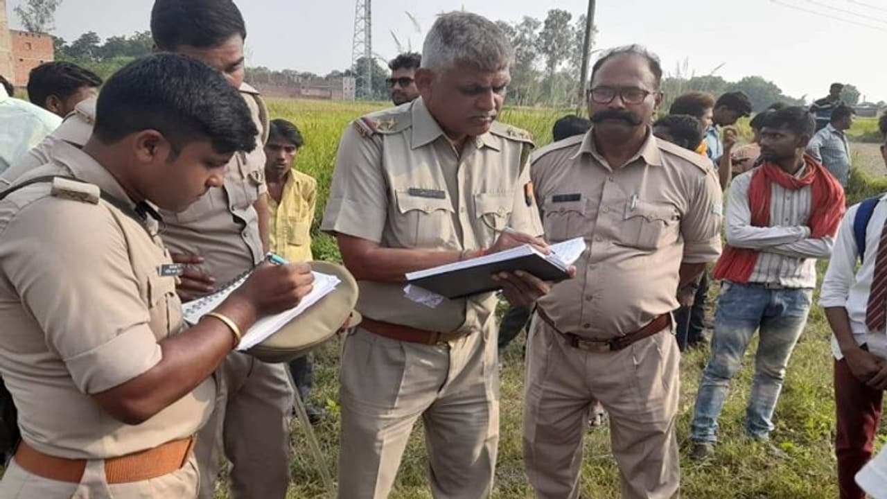 सुलतानपुर: नहाते समय 5 किशोरियां ड्रेन में डूबी, बाहर निकाले गए 4 के शव सुलतानपुर: नहाते समय 5 किशोरियां ड्रेन में डूबी, बाहर निकाले गए 4 के शव