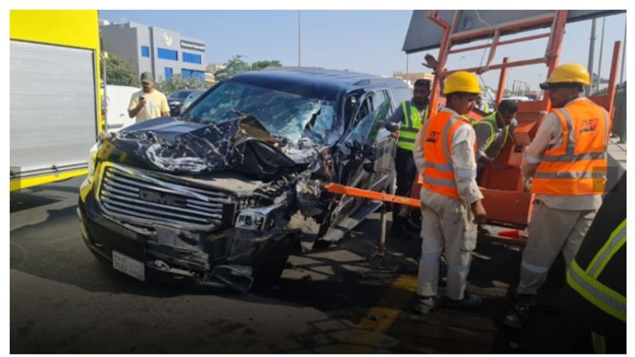 നിയന്ത്രണം വിട്ട കാര് പാഞ്ഞുകയറി റോഡ് നിര്മ്മാണ തൊഴിലാളിക്ക് ദാരുണാന്ത്യം നിയന്ത്രണം വിട്ട കാര് പാഞ്ഞുകയറി റോഡ് നിര്മ്മാണ തൊഴിലാളിക്ക് ദാരുണാന്ത്യം