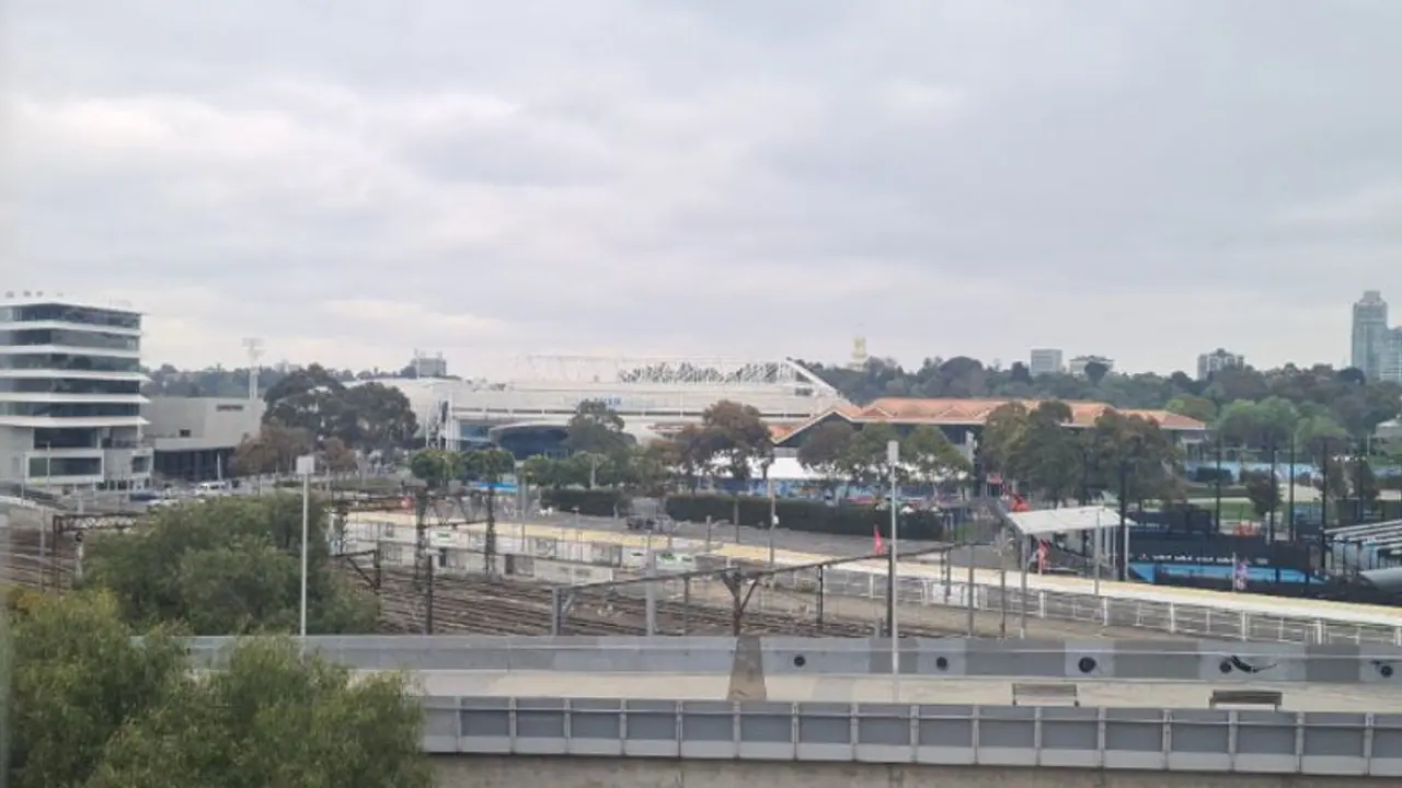 ഇന്ത്യ പാക് ക്രിക്കറ്റ് പോരാട്ടം: മെല്ബണില് നിറഞ്ഞ് മഴമേഘങ്ങള്, പക്ഷേ ആശ്വാസവാര്ത്തയുണ്ട് ഇന്ത്യ പാക് ക്രിക്കറ്റ് പോരാട്ടം: മെല്ബണില് നിറഞ്ഞ് മഴമേഘങ്ങള്, പക്ഷേ ആശ്വാസവാര്ത്തയുണ്ട്