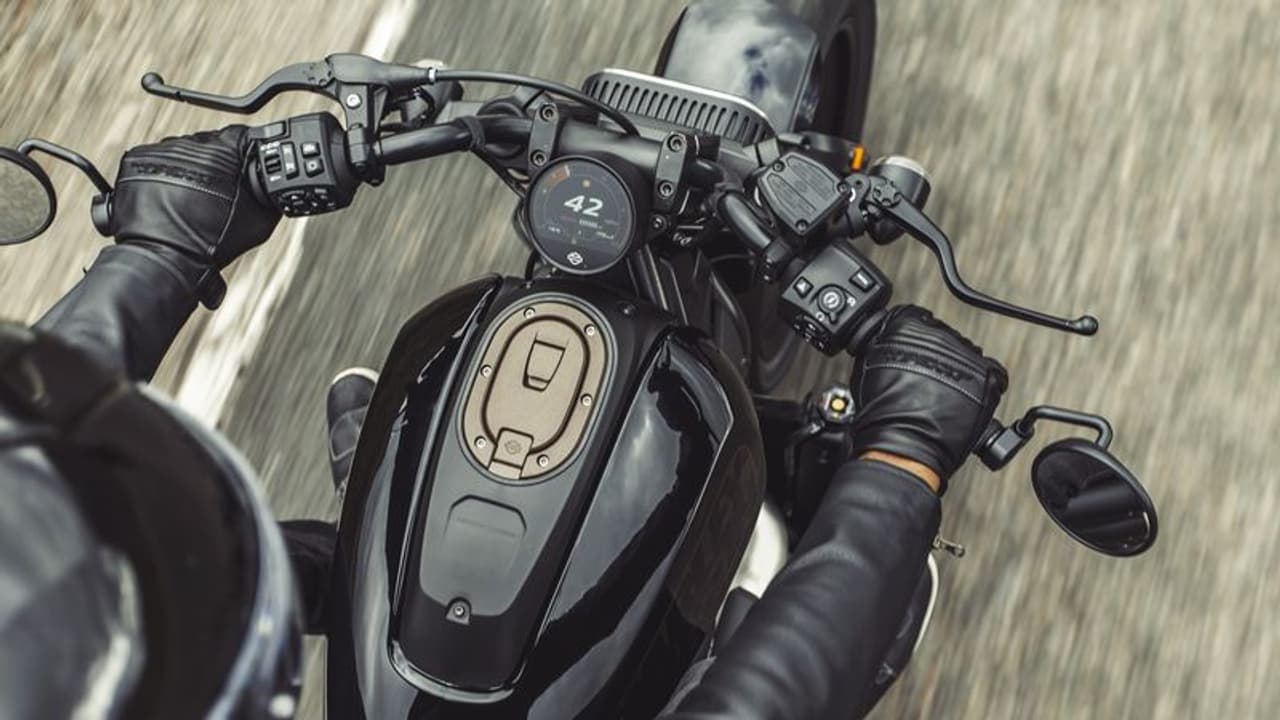 "പണി പാളീന്നാ തോന്നുന്നേ.." അപ്രതീക്ഷിതമായി ഈ ബൈക്കുകളുടെ ഹാൻഡില് ബാര് ഒടിഞ്ഞേക്കാം! "പണി പാളീന്നാ തോന്നുന്നേ.." അപ്രതീക്ഷിതമായി ഈ ബൈക്കുകളുടെ ഹാൻഡില് ബാര് ഒടിഞ്ഞേക്കാം!