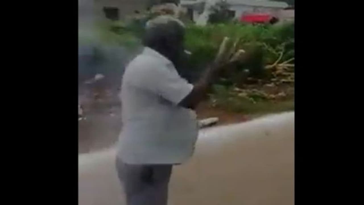 दीपावली से पहले रॉकेट जलाने का ये वीडियो देखिए.. शायद ट्रिक आपके काम आए! 