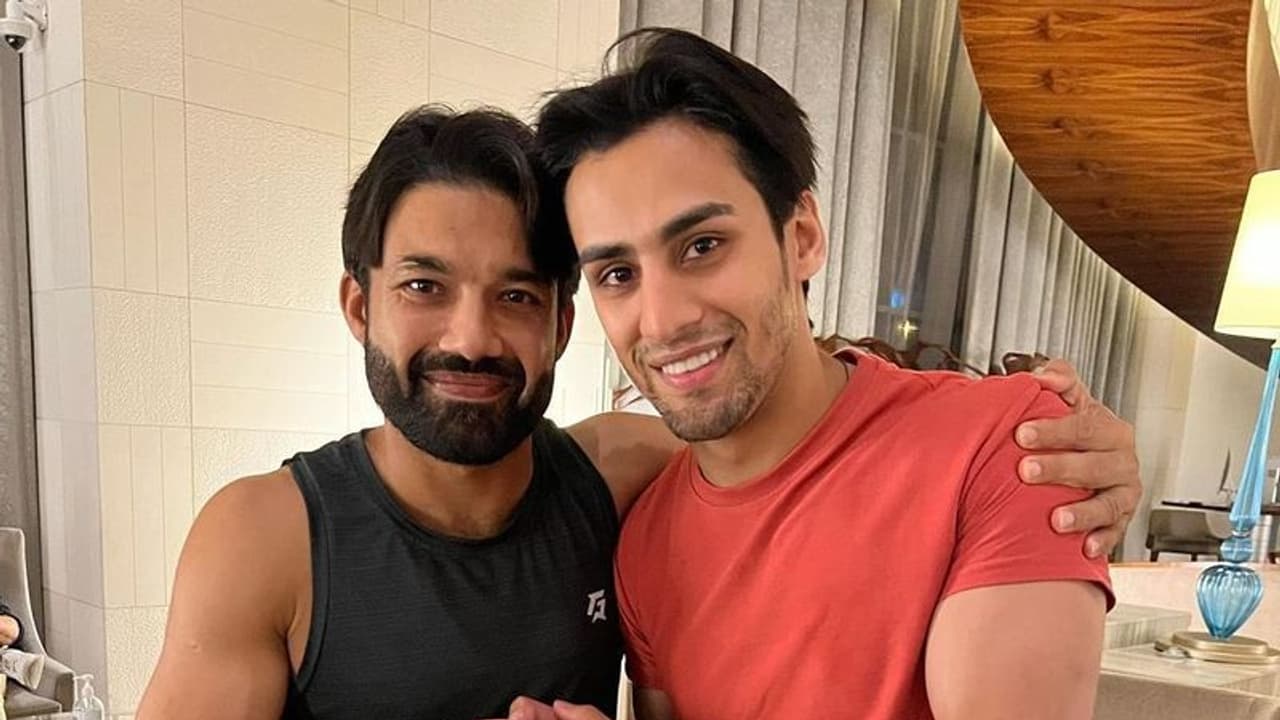 India vs Pakistan: पाकिस्तानी सुपरफैन का मजेदार इंटरव्यू, कहा 'भारत पाकिस्तान मुकाबला सभी मैचों की मां है' India vs Pakistan: पाकिस्तानी सुपरफैन का मजेदार इंटरव्यू, कहा 'भारत पाकिस्तान मुकाबला सभी मैचों की मां है'