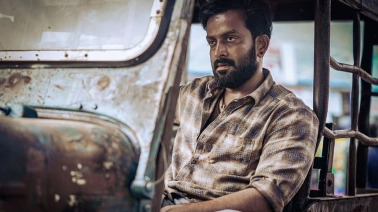 ഇത് 'വിലായത്ത് ബുദ്ധ'യിലെ 'ഡബിൾ മോഹനൻ'; പരിചയപ്പെടുത്തി പൃഥ്വിരാജ് ഇത് 'വിലായത്ത് ബുദ്ധ'യിലെ 'ഡബിൾ മോഹനൻ'; പരിചയപ്പെടുത്തി പൃഥ്വിരാജ്