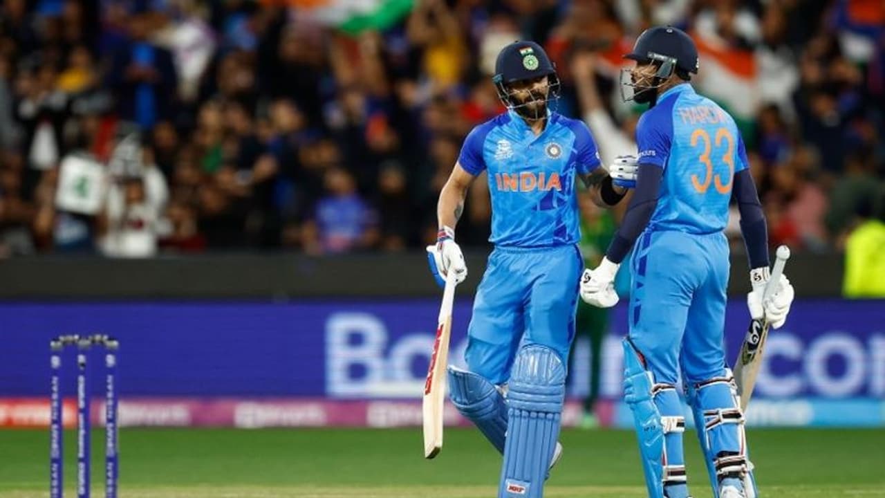 রাজার মতোই ফিরলেন “কিং কোহলি”, রবিবারই দেশে দীপাবলি রাজার মতোই ফিরলেন “কিং কোহলি”, রবিবারই দেশে দীপাবলি