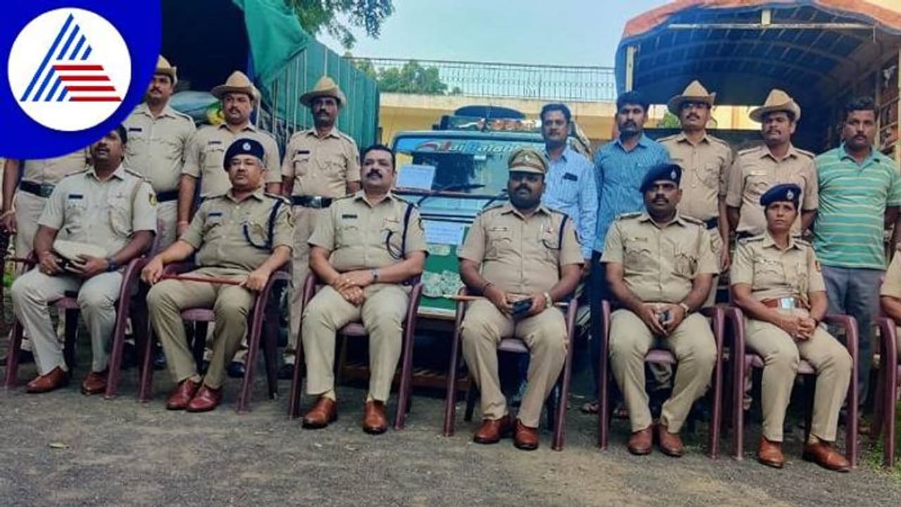 ವಿಜಯಪುರ: ಬಿಸಿಯೂಟದ ಅಕ್ಕಿ, ಸಾಮಗ್ರಿಗಳ ಕಳವು; 8 ಆರೋಪಿಗಳ ಬಂಧನ ವಿಜಯಪುರ: ಬಿಸಿಯೂಟದ ಅಕ್ಕಿ, ಸಾಮಗ್ರಿಗಳ ಕಳವು; 8 ಆರೋಪಿಗಳ ಬಂಧನ