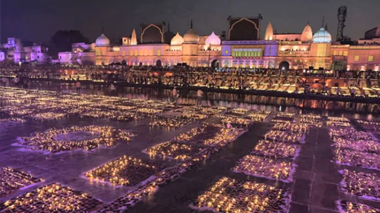 അ‌യോധ്യയിൽ തെളിഞ്ഞത് 15 ലക്ഷം ചെരാതുകൾ, ആഘോഷത്തിൽ മോദിയും വീഡിയോ