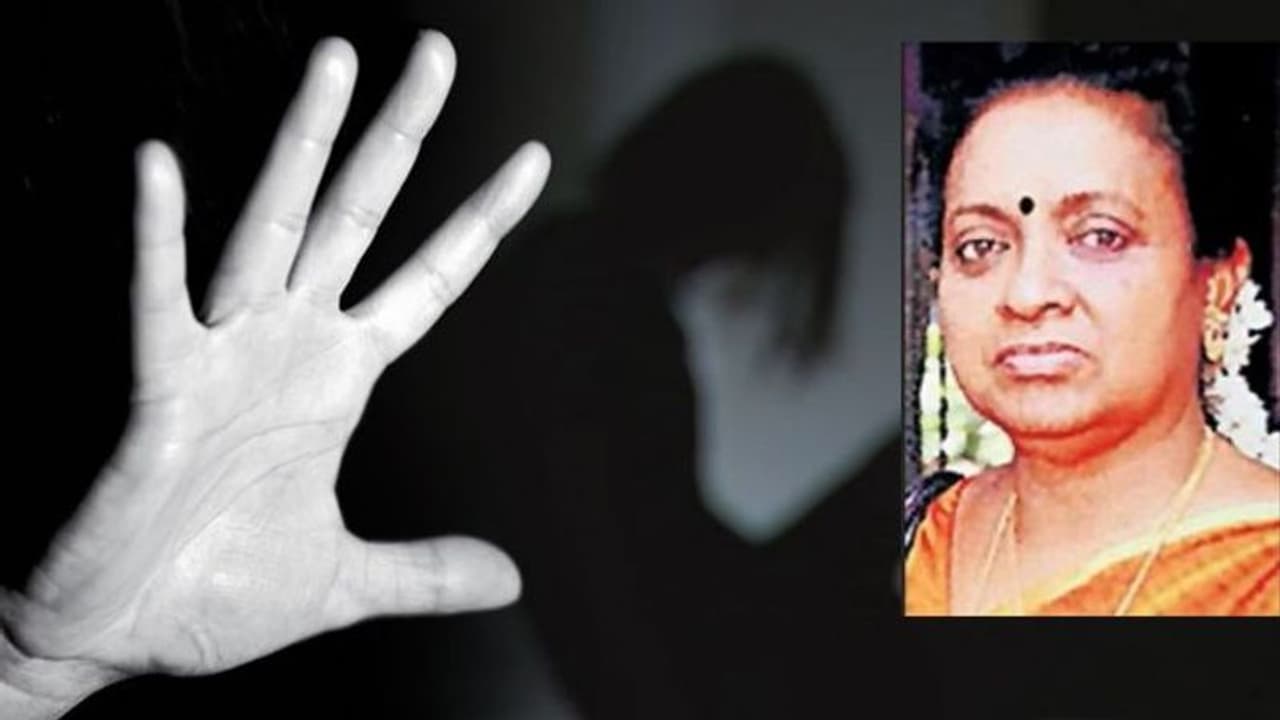 மனைவிக்கு நிர்வாண பூஜை செய்ய சொன்ன கணவன்.. கேரளாவில் அதிர்ச்சி சம்பவம் மனைவிக்கு நிர்வாண பூஜை செய்ய சொன்ன கணவன்.. கேரளாவில் அதிர்ச்சி சம்பவம்