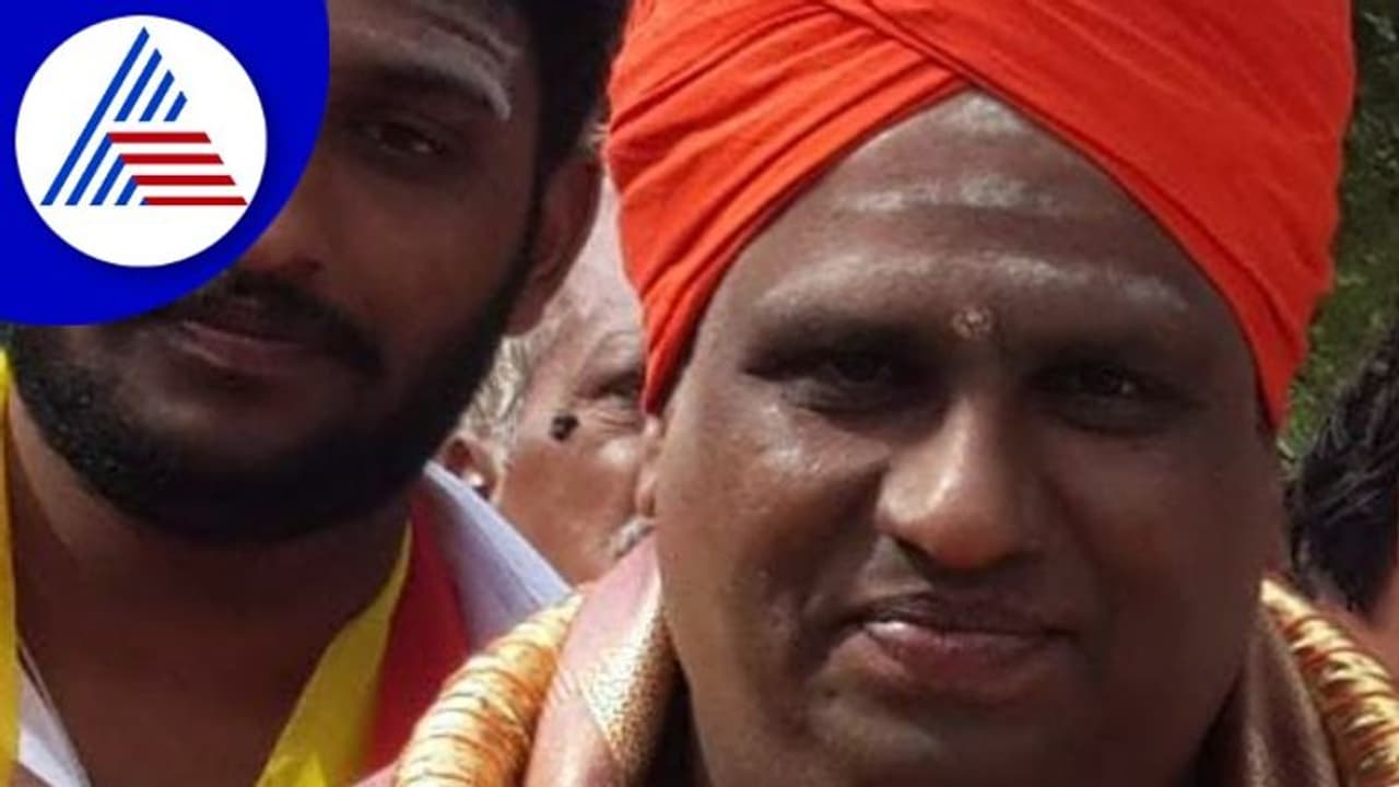 ಶ್ರೀ ಕಂಚುಗಲ್ ಬಂಡೇಮಠದ ಬಸವಲಿಂಗ ಸ್ವಾಮೀಜಿ ನೇಣಿಗೆ ಶರಣು ಶ್ರೀ ಕಂಚುಗಲ್ ಬಂಡೇಮಠದ ಬಸವಲಿಂಗ ಸ್ವಾಮೀಜಿ ನೇಣಿಗೆ ಶರಣು