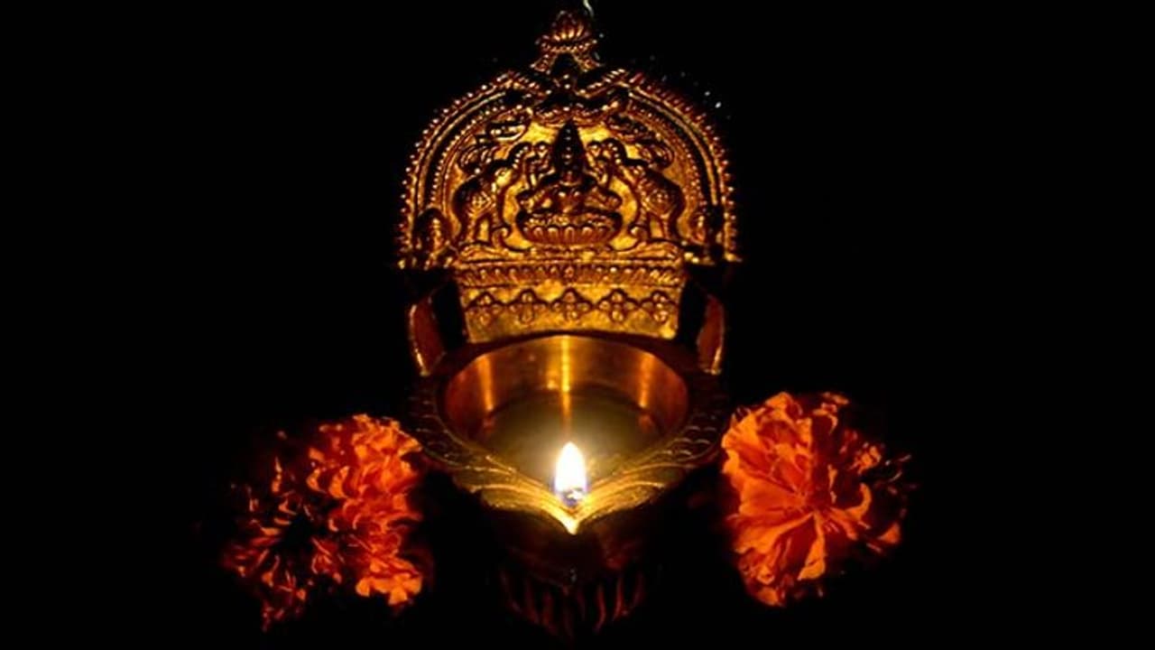 Diwali 2022: दीपावली पर दिख जाएं ये 4 तो समझिए आप पर मेहरबान हैं देवी लक्ष्मी Diwali 2022: दीपावली पर दिख जाएं ये 4 तो समझिए आप पर मेहरबान हैं देवी लक्ष्मी