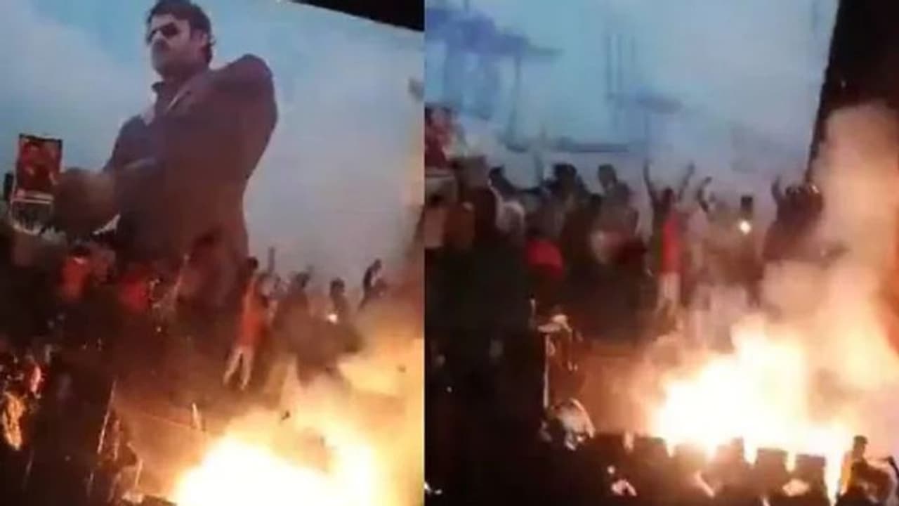 സിനിമയ്ക്കിടെ സ്ക്രീനിന് മുന്നിൽ പടക്കംപൊട്ടിച്ച് പ്രഭാസ് ആരാധകർ; തിയേറ്ററിൽ തീപ്പിടിത്തം സിനിമയ്ക്കിടെ സ്ക്രീനിന് മുന്നിൽ പടക്കംപൊട്ടിച്ച് പ്രഭാസ് ആരാധകർ; തിയേറ്ററിൽ തീപ്പിടിത്തം