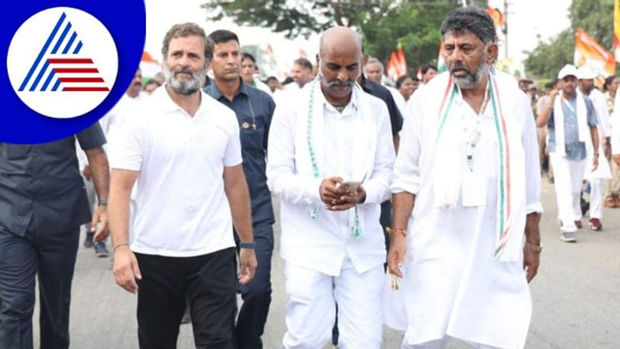 ರಾಗಾ ಗಮನ ಸೆಳೆದ ಕಲಬುರಗಿ ಕೈ ಮುಖಂಡರು ರಾಗಾ ಗಮನ ಸೆಳೆದ ಕಲಬುರಗಿ ಕೈ ಮುಖಂಡರು