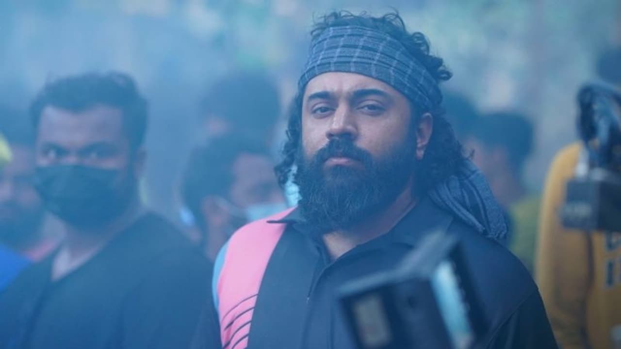 ബജറ്റ് 12 കോടി, പ്രീ റിലീസ് ബിസിനസിലൂടെ മാത്രം 20 കോടി; സൂപ്പര്ഹിറ്റിലേക്ക് 'പടവെട്ട്' ബജറ്റ് 12 കോടി, പ്രീ റിലീസ് ബിസിനസിലൂടെ മാത്രം 20 കോടി; സൂപ്പര്ഹിറ്റിലേക്ക് 'പടവെട്ട്'