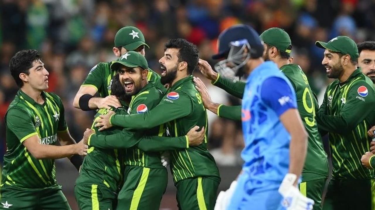 IND V/S PAK: 'कोई एक बंदा नहीं हारा, हम सब हारे हैं', जानें कैप्टन बाबर ने प्लेयर्स को कैसे किया मोटिवेट