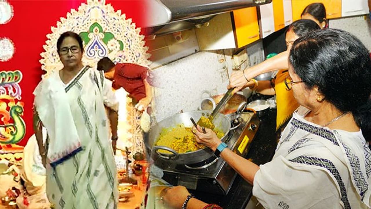 বাড়ির কালীপুজোয় আটপৌরে শাড়ি পরে ভোগ রান্নায় ব্যস্ত মুখ্যমন্ত্রী মমতা বন্দ্যোপাধ্যায়