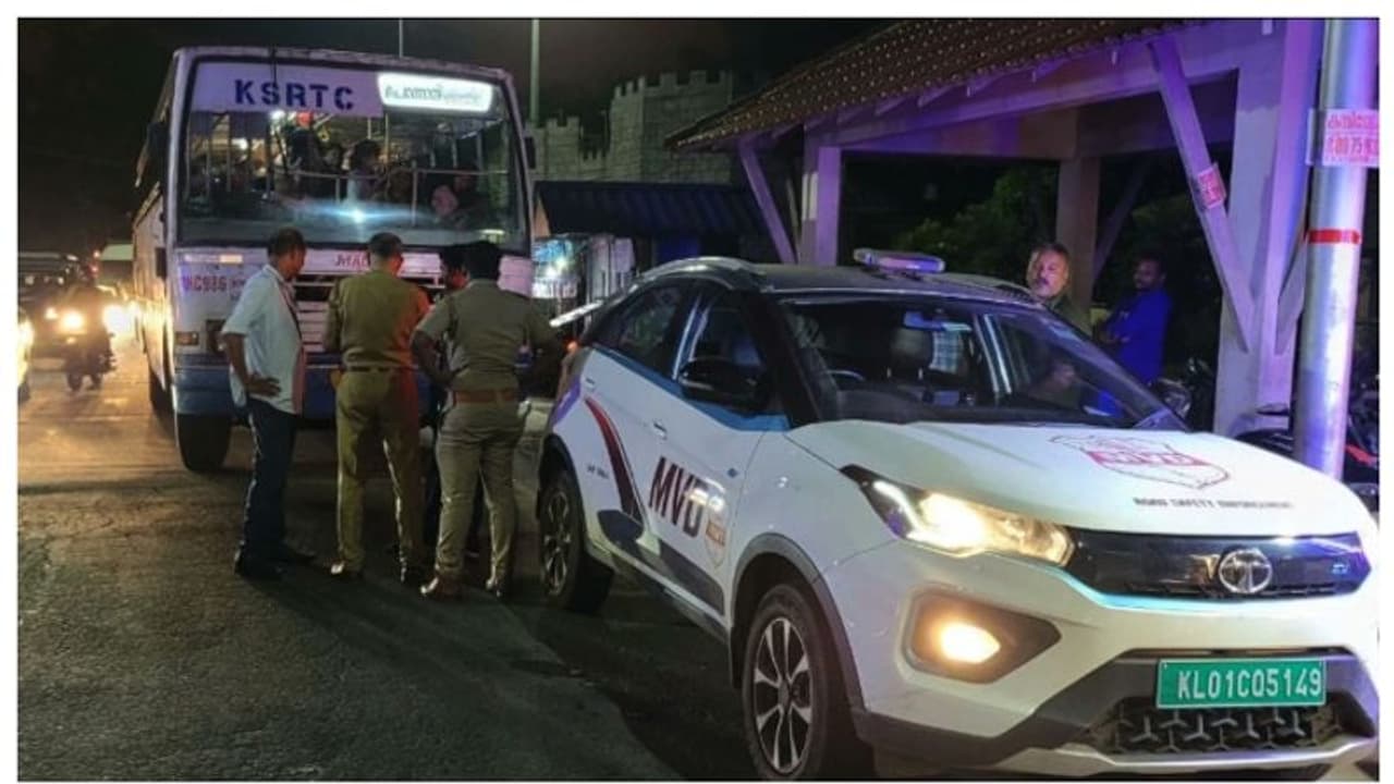 നിറയെ യാത്രക്കാരുമായി ഹെഡ് ലൈറ്റ് ഇല്ലാതെ രാത്രി യാത്ര, കെഎസ്ആര്‍ടിസി ബസ് പിടികൂടി, ഡ്രൈവര്‍ക്കെതിരെ കേസ്