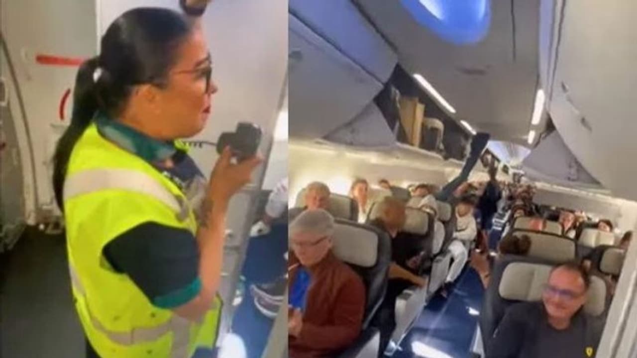 30 ఏళ్ల తర్వాత అభిమాన ఉపాధ్యాయురాలిని కలిసిన ఫ్లైట్ అటెండెంట్.. చిన్న పిల్లలా ఎమోషనల్.. వీడియో వైరల్ 30 ఏళ్ల తర్వాత అభిమాన ఉపాధ్యాయురాలిని కలిసిన ఫ్లైట్ అటెండెంట్.. చిన్న పిల్లలా ఎమోషనల్.. వీడియో వైరల్