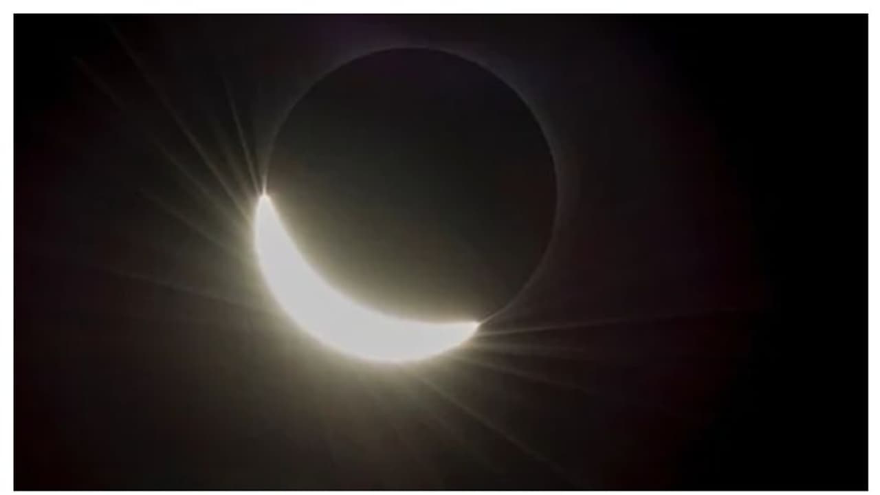 ഭാഗിക സൂര്യഗ്രഹണം; സൗദിയിലെ പള്ളികളില് പ്രത്യേക നമസ്കാരത്തിന് ആഹ്വാനം ഭാഗിക സൂര്യഗ്രഹണം; സൗദിയിലെ പള്ളികളില് പ്രത്യേക നമസ്കാരത്തിന് ആഹ്വാനം