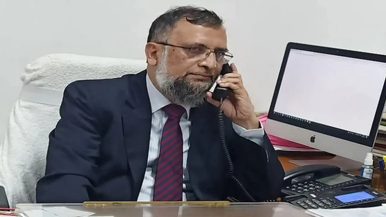 बिहार के मुख्य सचिव के खाते से 90 हजार निकाल जालसाजों ने कर ली शॉपिंग, कुछ घंटे में ही गिरफ्तार बिहार के मुख्य सचिव के खाते से 90 हजार निकाल जालसाजों ने कर ली शॉपिंग, कुछ घंटे में ही गिरफ्तार