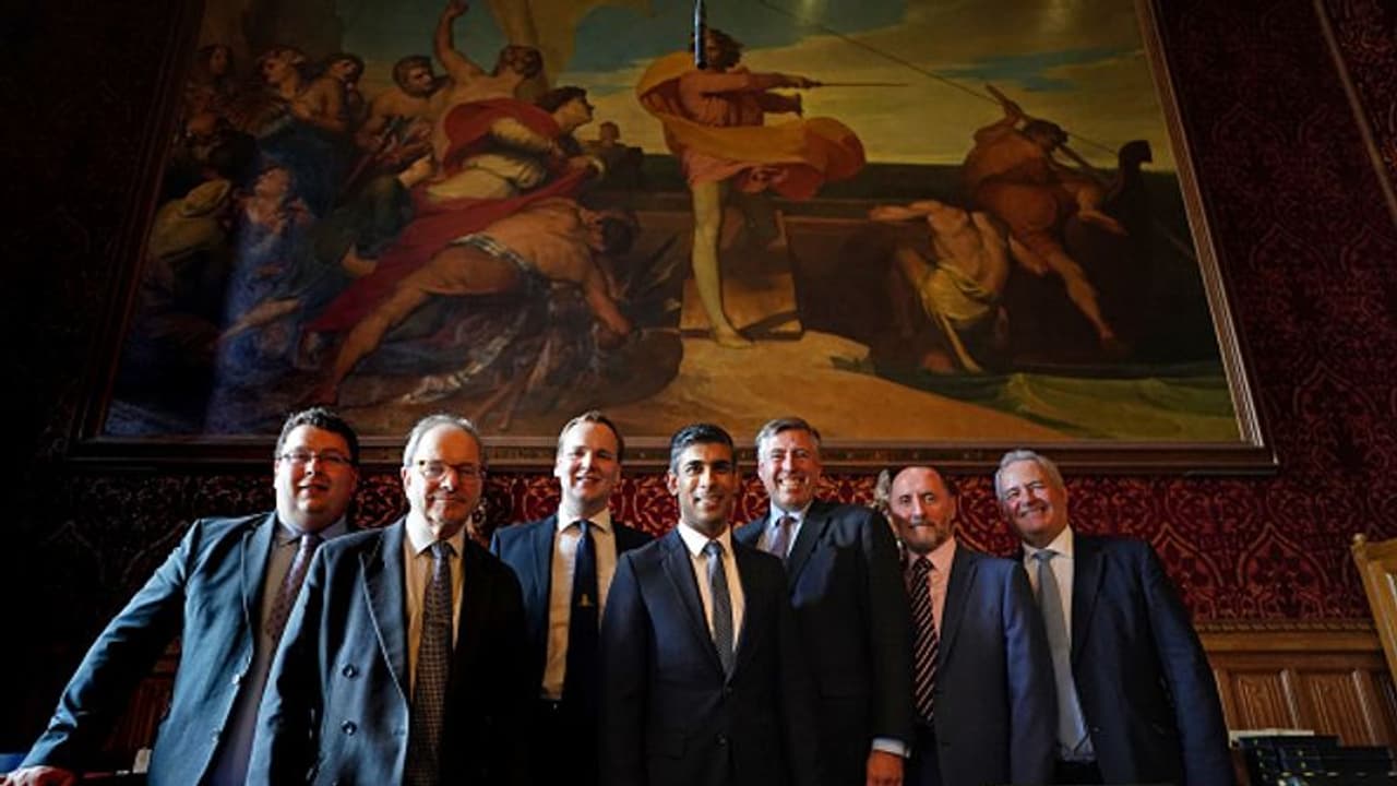 सुनक कैबिनेट में सबका साथ सबका विकास की झलक: पेनी मोर्डंट, डोमिनिक रॉब से लेकर सुएला ब्रेवरमैन तक बनें मंत्री सुनक कैबिनेट में सबका साथ सबका विकास की झलक: पेनी मोर्डंट, डोमिनिक रॉब से लेकर सुएला ब्रेवरमैन तक बनें मंत्री