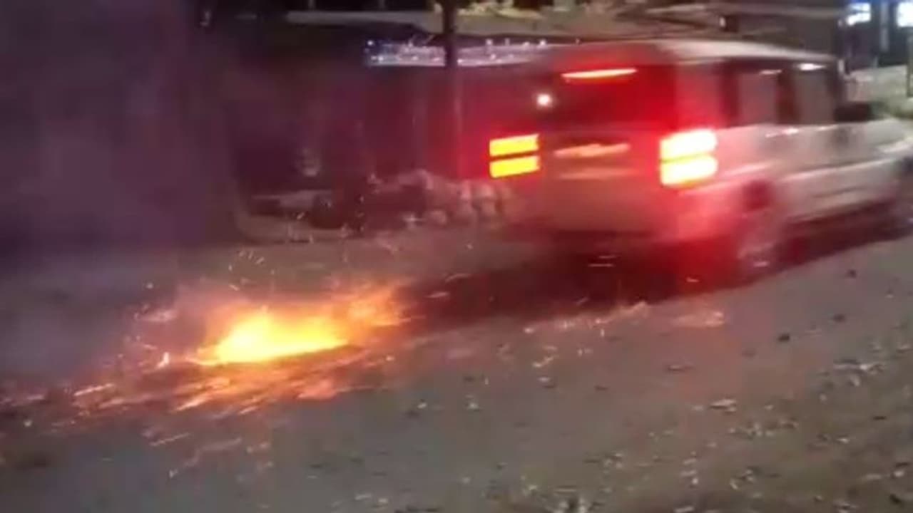 दिवाली की पूजन से 10 मिनट पहले बुझ गए 2 घर के चिराग: मंजर इतना भयानक नए कपड़े और मिठाई खून से हुए लाल दिवाली की पूजन से 10 मिनट पहले बुझ गए 2 घर के चिराग: मंजर इतना भयानक नए कपड़े और मिठाई खून से हुए लाल