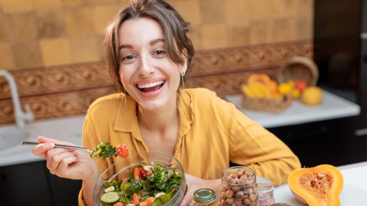 ദഹനം എളുപ്പമാക്കാൻ ഡയറ്റില്‍ ഉള്‍പ്പെടുത്താം ഈ എട്ട് ഭക്ഷണങ്ങൾ...