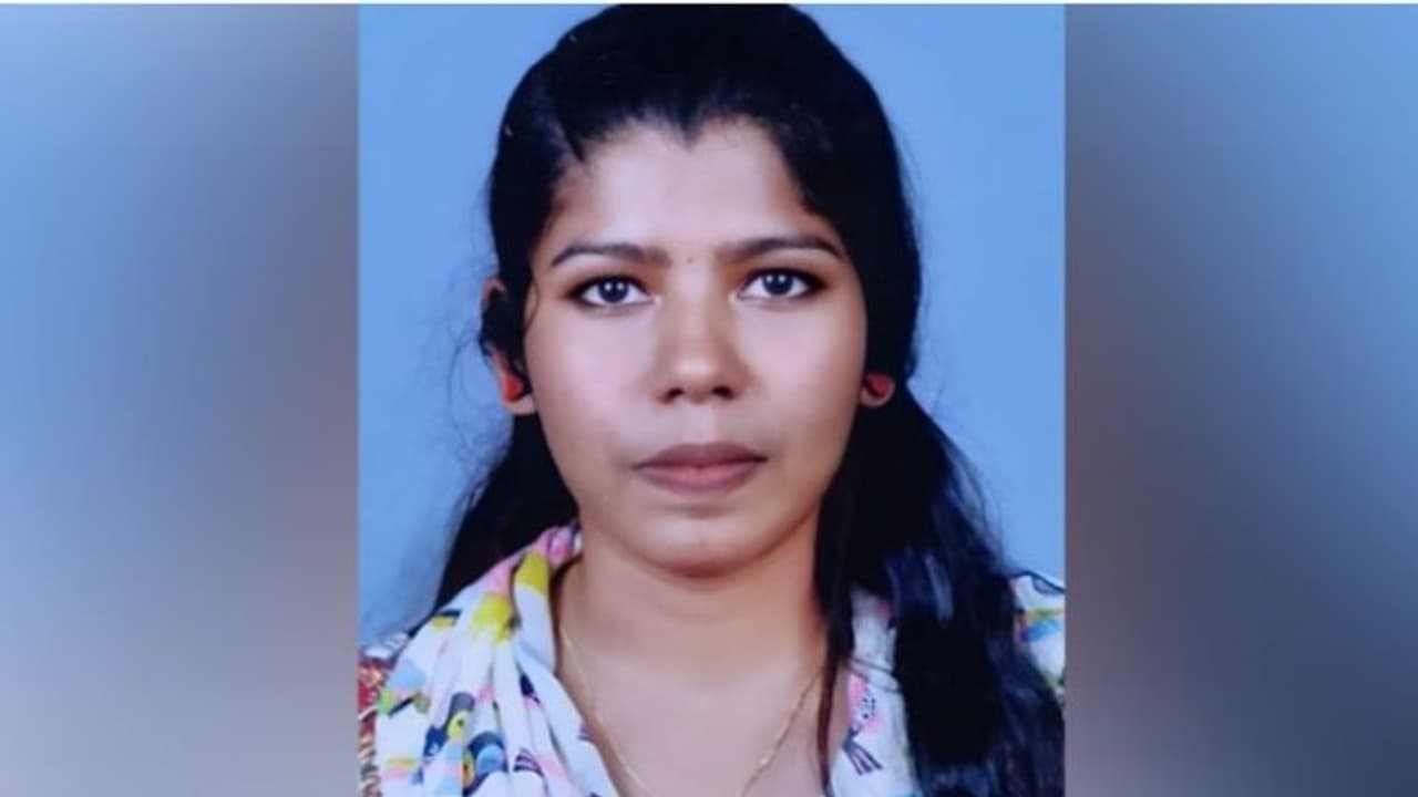 പ്രണയനൈരാശ്യം: കാമുകന്‍റെ വിവാഹത്തിന് പിന്നാലെ യുവതി കൈ ഞരമ്പ് മുറിച്ച് പുഴയില്‍ ചാടി ജീവനൊടുക്കി 