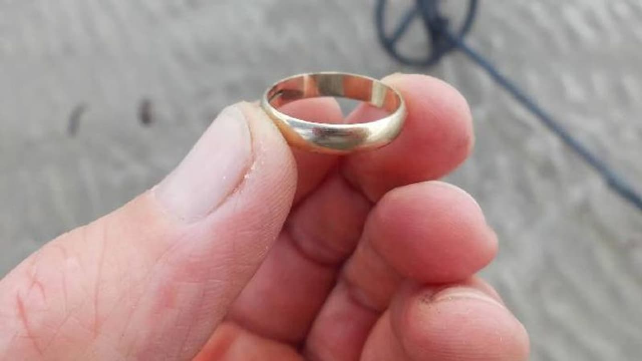 ಯೂಟ್ಯೂಬ್ ನೋಡಿ ಬಾಲಕನ ಕಿತಾಪತಿ: ಅಗ್ನಿಶಾಮಕ ಸಿಬ್ಬಂದಿ ಕರೆಸಿದ ವೈದ್ಯರು ಯೂಟ್ಯೂಬ್ ನೋಡಿ ಬಾಲಕನ ಕಿತಾಪತಿ: ಅಗ್ನಿಶಾಮಕ ಸಿಬ್ಬಂದಿ ಕರೆಸಿದ ವೈದ್ಯರು