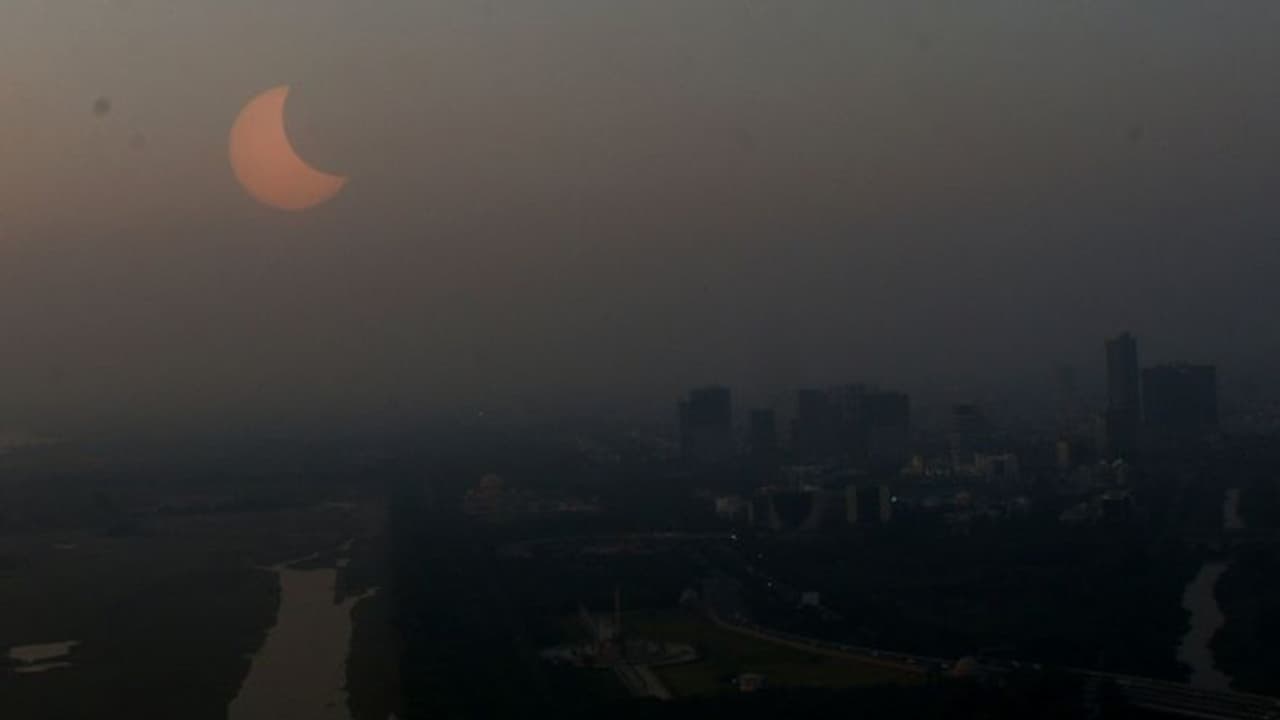 തണുത്ത് വിറച്ച് ബെംഗലൂരു; 14 വര്ഷത്തിനിടെ ഏറ്റവും കൂടിയ തണുപ്പ് തണുത്ത് വിറച്ച് ബെംഗലൂരു; 14 വര്ഷത്തിനിടെ ഏറ്റവും കൂടിയ തണുപ്പ്